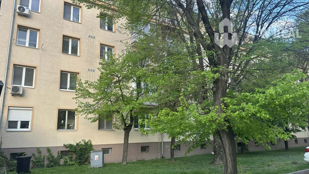 ☎️0918197701  REZERVOVANÉ     Na predaj 2 izbový byt na Kukučínovej ulici v Dunajskej Strede