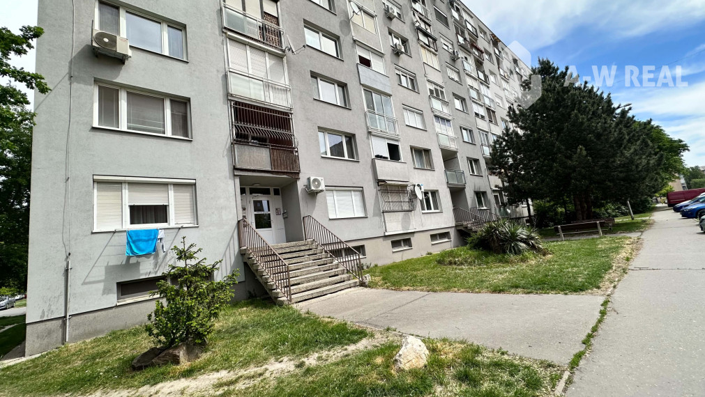 ☎️0918197701 Na predaj kompletne zariadený 3 izbový byt s klimatizáciou aj s balkónom v Dunajskej Strede