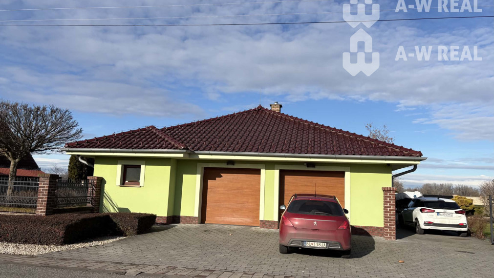☎️0918197701 Výnimočný, veľkometrážny 7-i rodinný dom s nádherným veľkorysým pozemkom + vedľajšie budovy: ZÁHRADNÝ DOM, DVOJGARÁŽ, ALTÁNOK s pivnicou a vŕtanou studňou v obci Dolný Bar