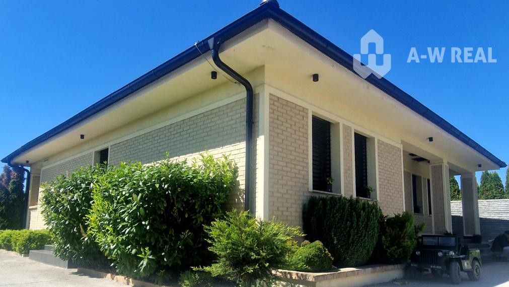 ☎️0917656551📞Výnimočný, luxusný, kompletne zariadený 4-i rodinný dom, krásnym veľkorysým pozemkom + vedľajšia budova: letná kuchyňa s krytou terasou v obci Vydrany