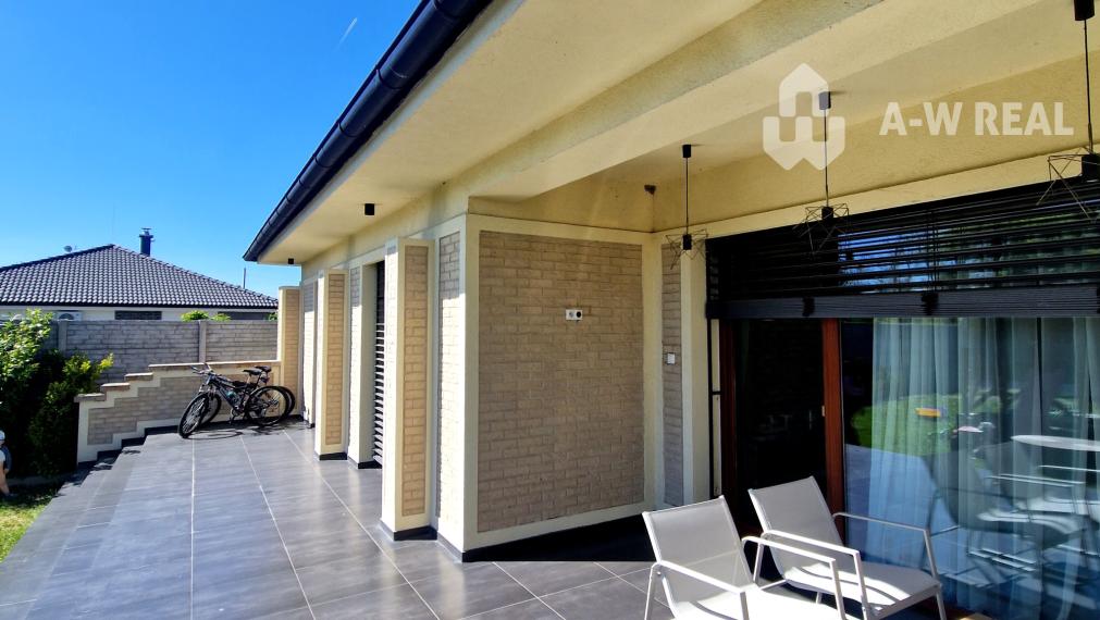 ☎️0917656551📞Výnimočný, luxusný, kompletne zariadený 4-i rodinný dom, krásnym veľkorysým pozemkom + vedľajšia budova: letná kuchyňa s krytou terasou v obci Vydrany