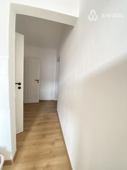 Na prenájom priestranný, krásny a kompletne  zariadený 1 izbový byt s balkónom  vo východnej časti mesta  Dunajská  Streda
