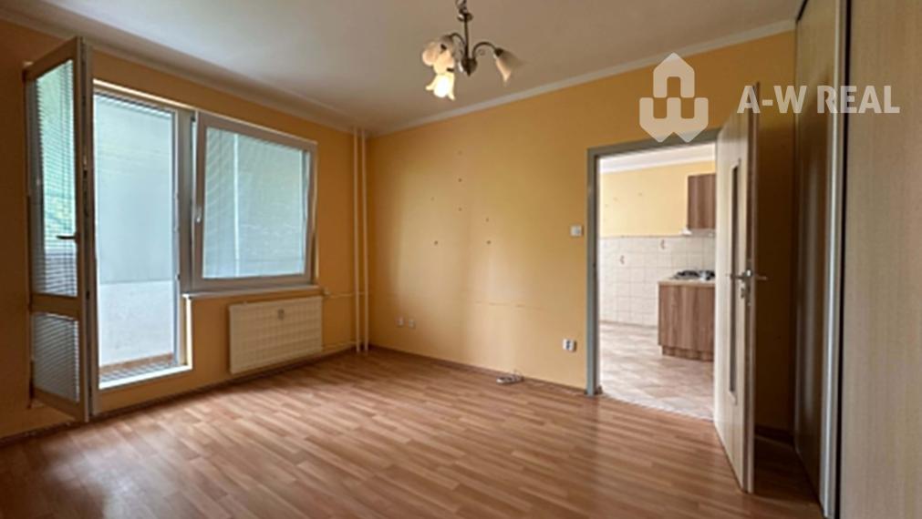 ☎️ 0918/197 701 NOVÁ CENA !!!!  108000,- EUR  NA PREDAJ EXKLUZÍVNE  : 1 izbový byt s loggiou  ( 38,40 m2 ) na Neratovickom námestí  - Dunajská Streda