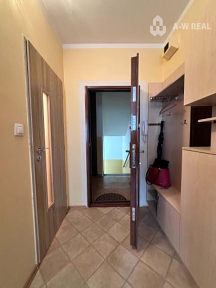 ☎️ 0918/197 701 NOVÁ CENA !!!!  108000,- EUR  NA PREDAJ EXKLUZÍVNE  : 1 izbový byt s loggiou  ( 38,40 m2 ) na Neratovickom námestí  - Dunajská Streda