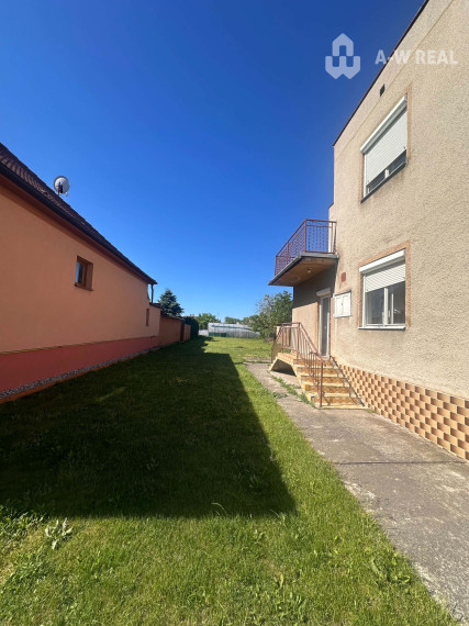 ☎️0918197701 - Na predaj poschodový rodinný dom v pôvodnom stave v obci Vydrany / DOHODA MOŽNÁ