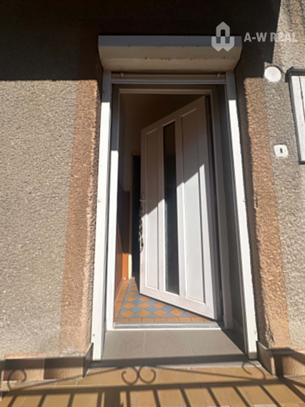 ☎️0918197701 - Na predaj poschodový rodinný dom v pôvodnom stave v obci Vydrany / DOHODA MOŽNÁ