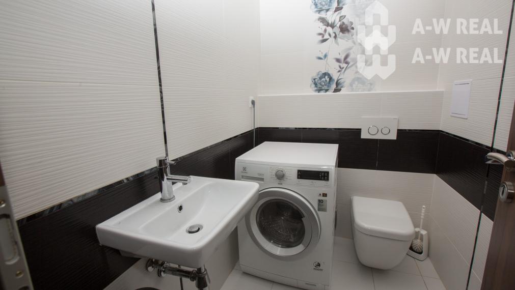 ☎️ 0918/197 701  NA PREDAJ    Výnimočný podkrovný 4-izbový byt s balkónom, klimatizáciou v každej izbe a vlastným kotlom – 130 m²- DUNAJSKÁ STREDA