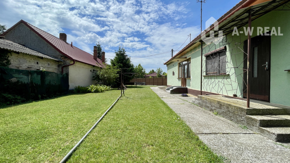 A-W REAL | RODINNÝ DOM NA PREDAJ V TICHEL ČASTI OBCE MALÉ DVORNÍKY