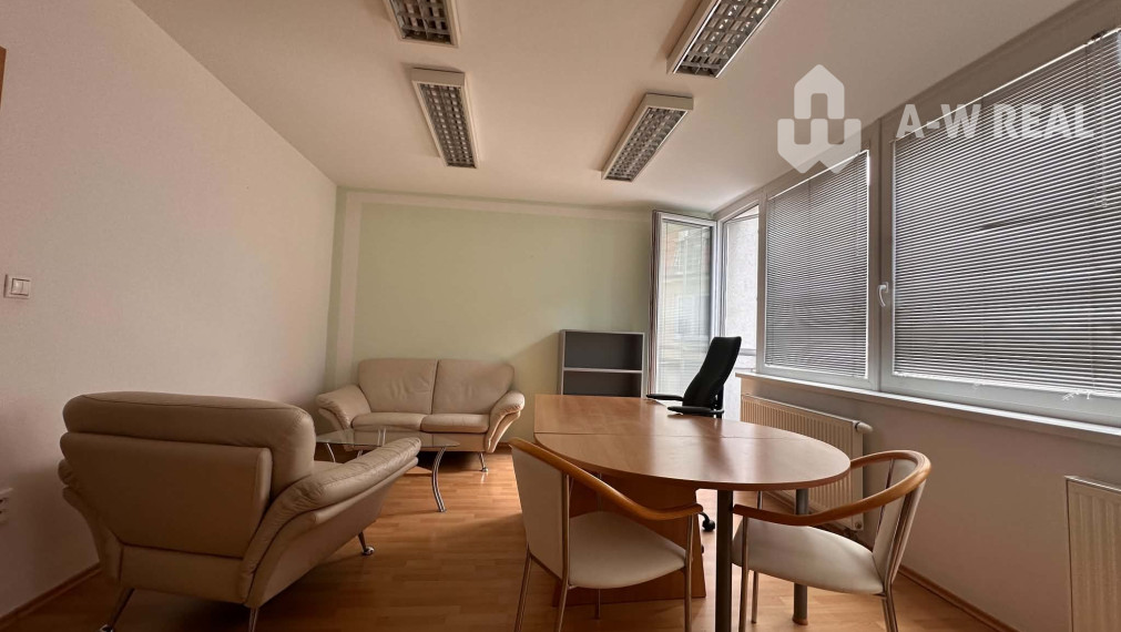 ☎️0918197701 Na prenájom kancelárie s terasou v centre mesta DS - 42,38 m2