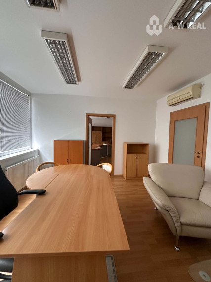 ☎️0918197701 Na prenájom kancelárie s terasou v centre mesta DS - 42,38 m2
