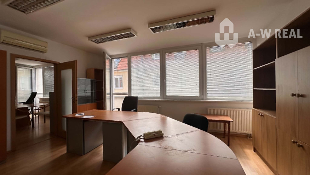☎️0918197701 Na prenájom kancelárie s terasou v centre mesta DS - 42,38 m2