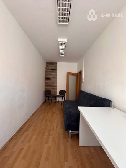 ☎️0918197701 Na prenájom menšia  kancelária v centre mesta DS - 12,94 m2