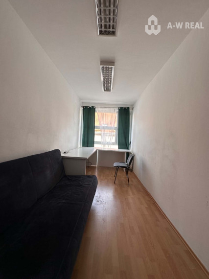 ☎️0918197701 Na prenájom menšia  kancelária v centre mesta DS - 12,94 m2