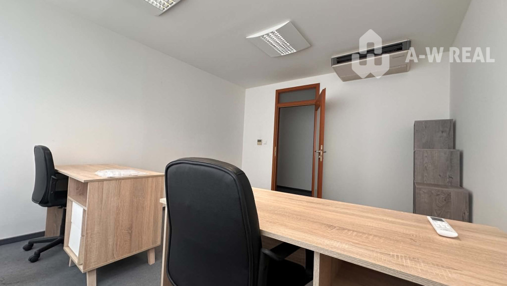 ☎️0918197701 Na prenájom samostatná kancelária v centre Dunajskej Stredy  - 15,16 m2