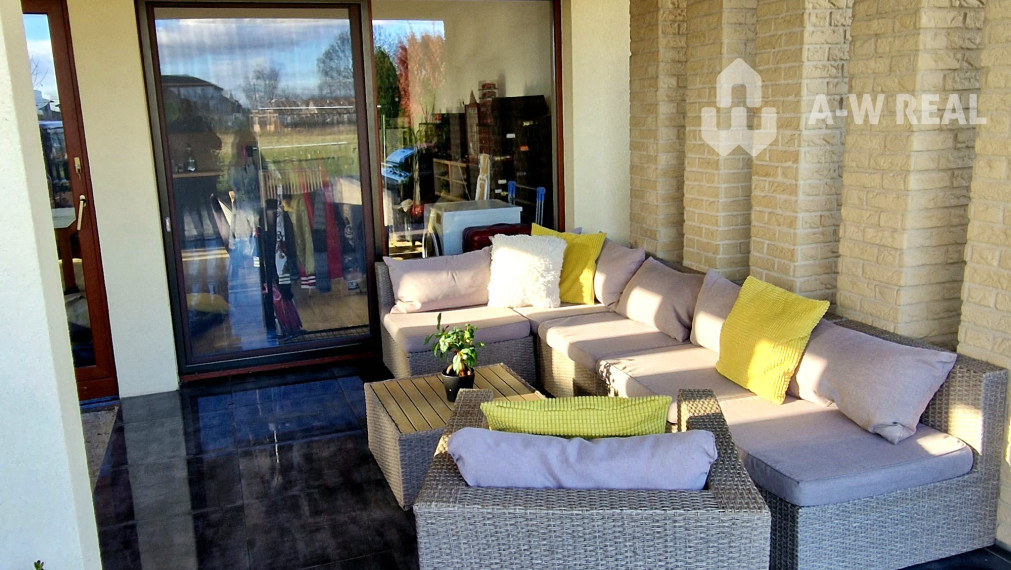 ☎️0918197701    Luxusný 4-izbový rodinný dom s letnou kuchyňou a nádhernou záhradou – Vydrany