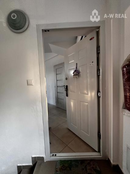 ☎️0918197701  Na predaj priestranný, skvele dispozične riešený 3-izbový byt  s klimatizáciou a s balkónom v pokojnej lokalite v  obci Vrakúň