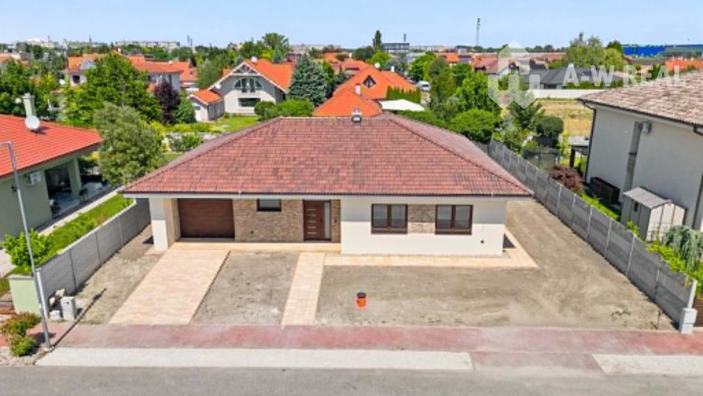 ☎️0918197701  Moderný 4-izbový rodinný dom s garážou  v TOP lokalite pri termálnom kúpalisku v Dunajskej Strede