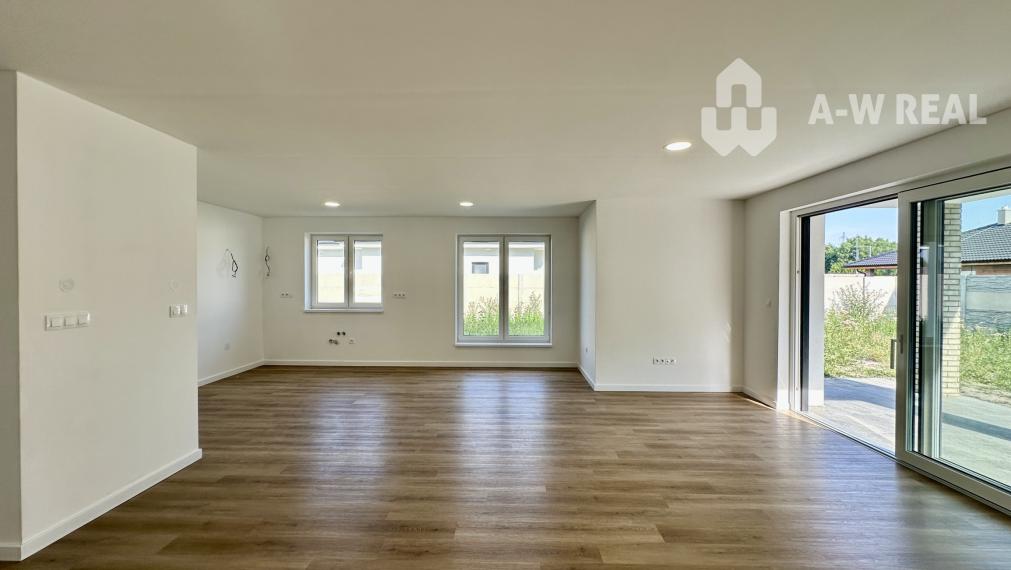 ☎️0917656551📞 Elegantný a priestranný 4-izbový rodinný dom na predaj v najvyhľadávanejšej časti mesta Dunajská Streda FLORIDA VILLA PARK!!!
