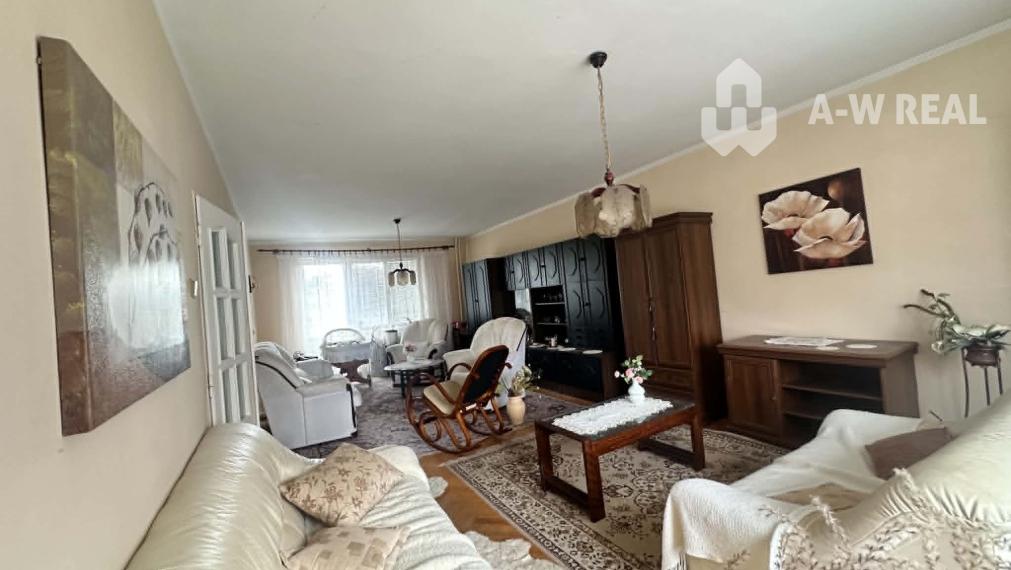 ☎️ 0918197701  Bývanie bez kompromisov v Kútnikoch: Veľkorysý rodinný dom s oázou pokoja, garážou a obrovským potenciálom