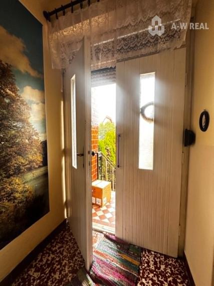 ☎️ 0918197701  Bývanie bez kompromisov v Kútnikoch: Veľkorysý rodinný dom s oázou pokoja, garážou a obrovským potenciálom