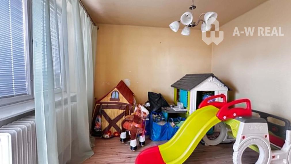 ☎️ 0918197701  Bývanie bez kompromisov v Kútnikoch: Veľkorysý rodinný dom s oázou pokoja, garážou a obrovským potenciálom
