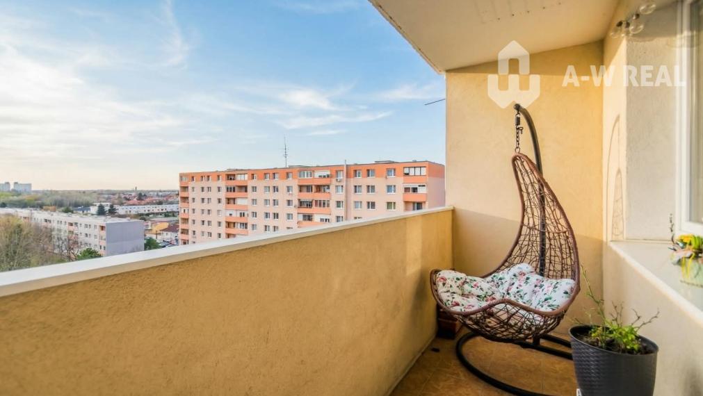 ☎️ 0918197701  NA PRENÁJOM - Slnečný a kompletne zariadený 4-izbový byt s terasou - Smetanov háj -  Dunajská Streda