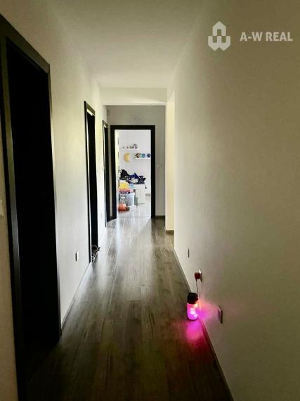 Moderný 4-izbový rodinný dom s dvojgarážou na predaj – Topoľníky