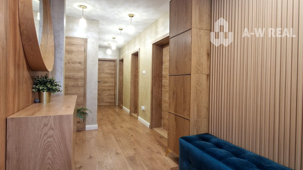 Znížená cena!!☎️0917656551📞Výnimočný, luxusný, kompletne zariadený 4-i rodinný dom, krásnym veľkorysým pozemkom + vedľajšia budova: letná kuchyňa s krytou terasou v obci Vydrany