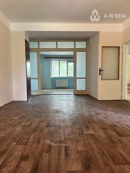 Prerobte si bývanie podľa vlastných predstáv! Veľký 3i byt (80 m²) s loggiou na sídlisku Západ