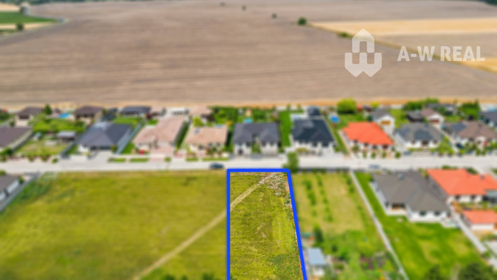 Stavebný pozemok v novej štvrti obce Ohrady – 969 m²