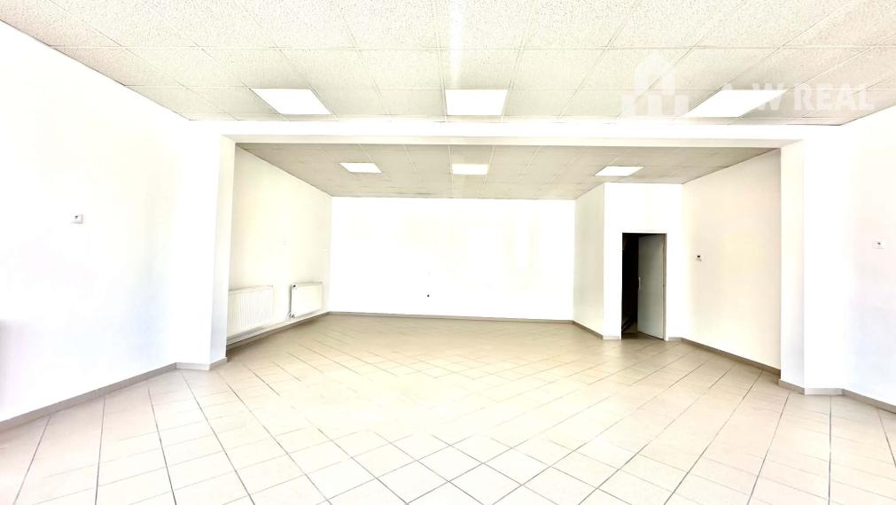 ☎️0918197701 NA PREDAJ   Multifunkčný obchodný priestor (350 m²) na frekventovanej ulici vo Veľkom Mederi