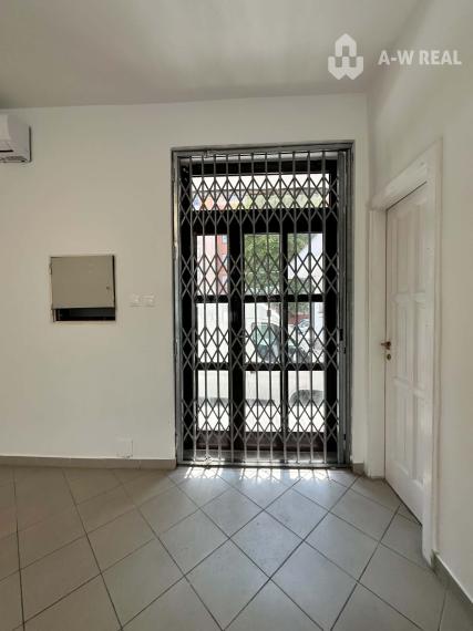 ☎️0918197701 NA PREDAJ   Multifunkčný obchodný priestor (350 m²) na frekventovanej ulici vo Veľkom Mederi