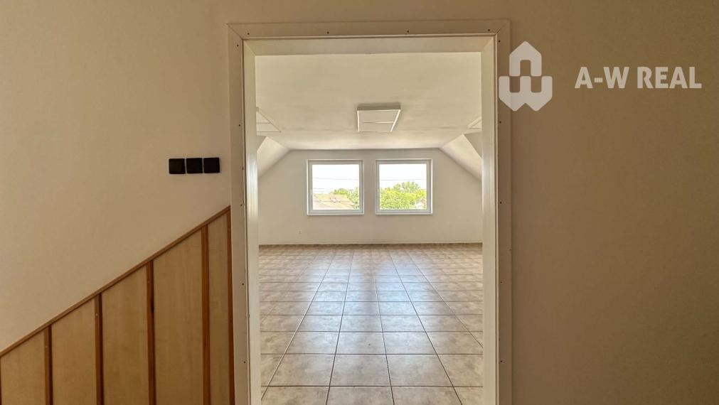 ☎️0918197701 NA PREDAJ   Multifunkčný obchodný priestor (350 m²) na frekventovanej ulici vo Veľkom Mederi