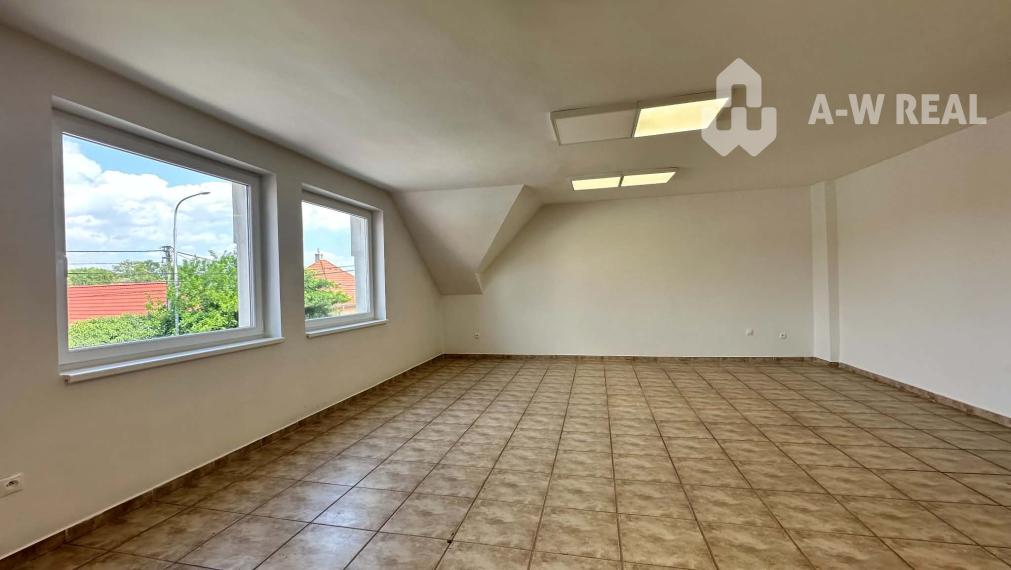☎️0918197701 NA PREDAJ   Multifunkčný obchodný priestor (350 m²) na frekventovanej ulici vo Veľkom Mederi