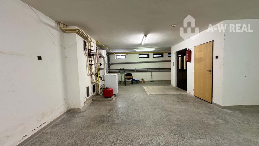 ☎️0918197701  NA PRENÁJOM   Multifunkčný obchodný priestor (350 m²) na frekventovanej ulici vo Veľkom Mederi