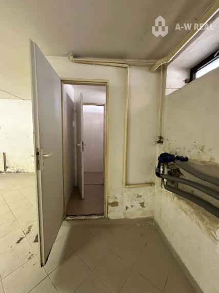 ☎️0918197701  NA PRENÁJOM   Multifunkčný obchodný priestor (350 m²) na frekventovanej ulici vo Veľkom Mederi