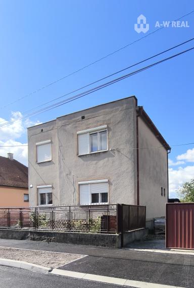 EXKLUZÍVNE LEN U NÁS! 4-izbový rodinný dom v obci Vydrany