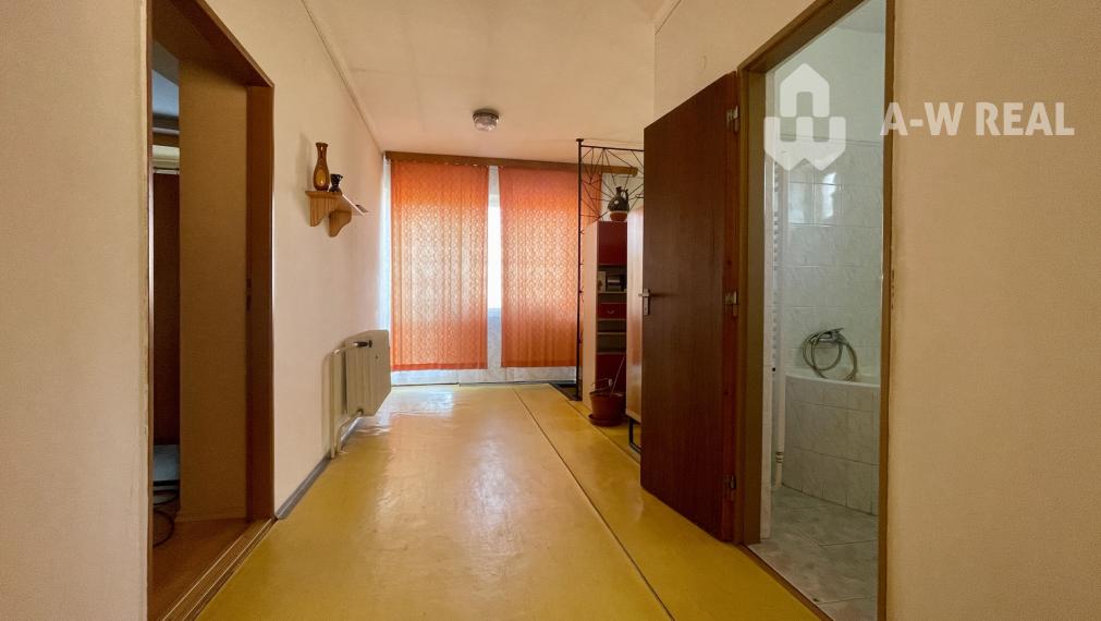 Rodinný dom s garážou a veľkým potenciálom v obci Padáň