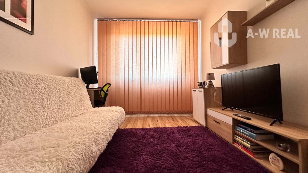 ☎️ 0918197701 Na predaj priestranný, svetlý  a kompletne zariadený 3-izbový byt s loggiou aj s klimatizáciou  vo Veľkom Mederi / ul. Komárňanská