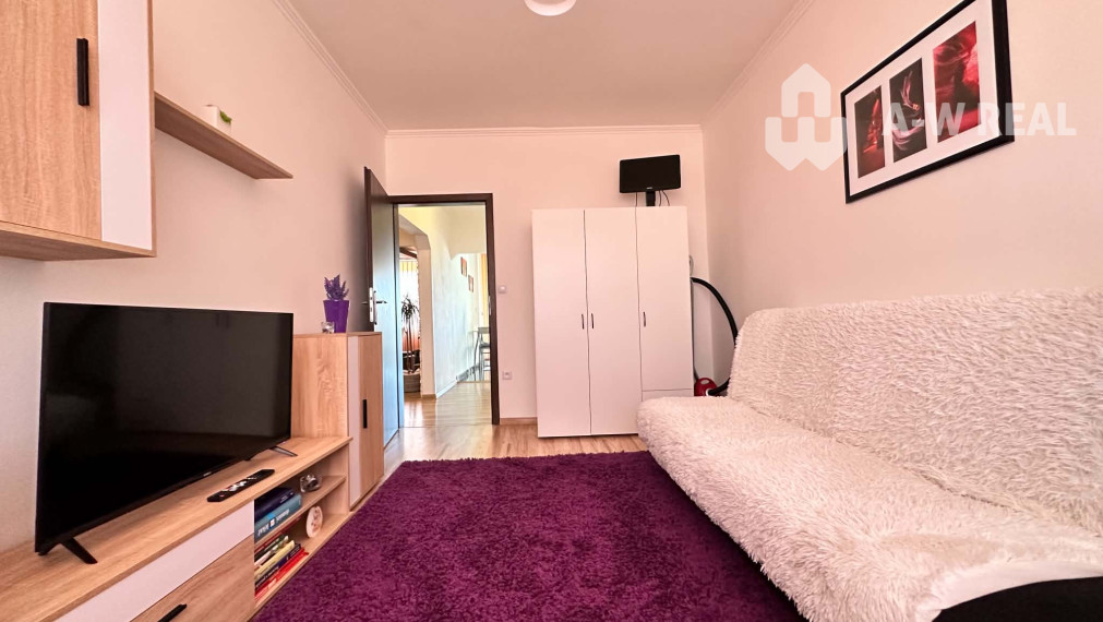 ☎️ 0918197701 Na predaj priestranný, svetlý  a kompletne zariadený 3-izbový byt s loggiou aj s klimatizáciou  vo Veľkom Mederi / ul. Komárňanská