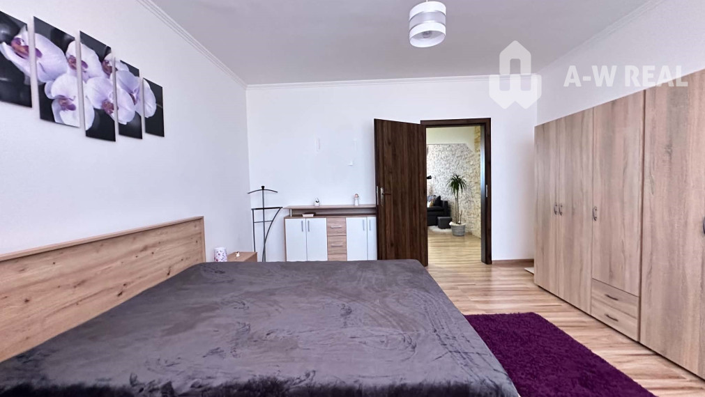 ☎️ 0918197701 Na predaj priestranný, svetlý  a kompletne zariadený 3-izbový byt s loggiou aj s klimatizáciou  vo Veľkom Mederi / ul. Komárňanská