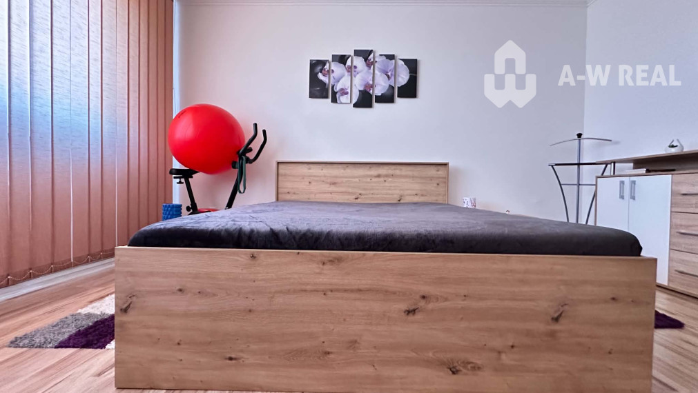 ☎️ 0918197701 Na predaj priestranný, svetlý  a kompletne zariadený 3-izbový byt s loggiou aj s klimatizáciou  vo Veľkom Mederi / ul. Komárňanská