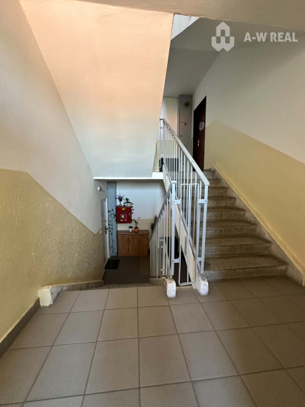 ☎️ 0918197701 Na predaj priestranný, svetlý  a kompletne zariadený 3-izbový byt s loggiou aj s klimatizáciou  vo Veľkom Mederi / ul. Komárňanská