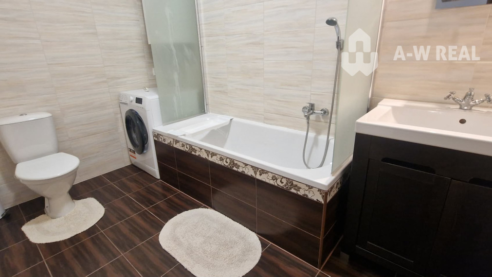 2-IZBOVÝ BYT S VEĽKÝM BALKÓNOM NA PREDAJ
