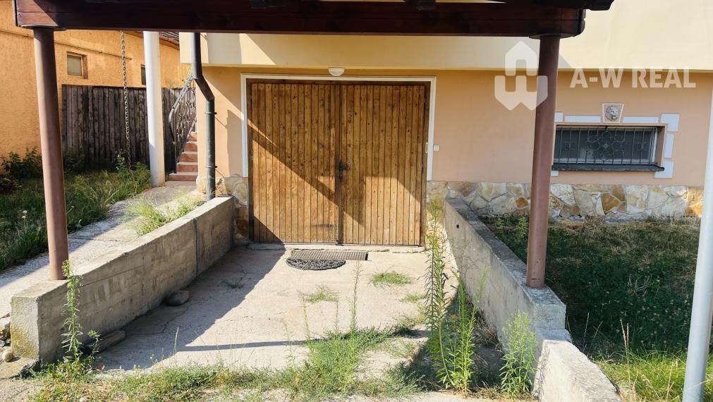 Priestranný rodinný dom s veľkým pozemkom na PREDAJ- Veľké Blahovo