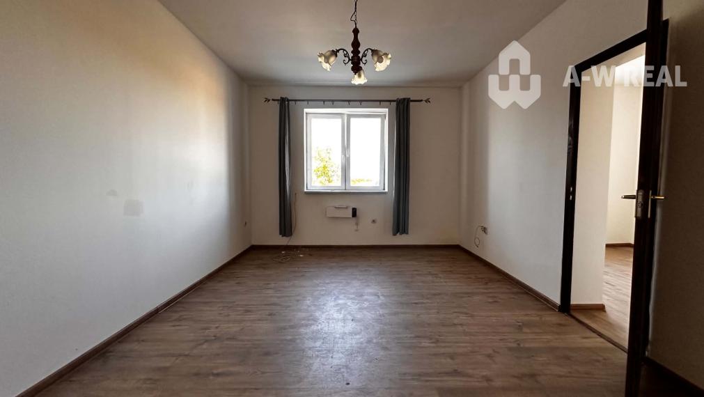 Bývajte ako v dome za cenu bytu! 2i byt s 7-árovým pozemkom v Zemianskej Olči