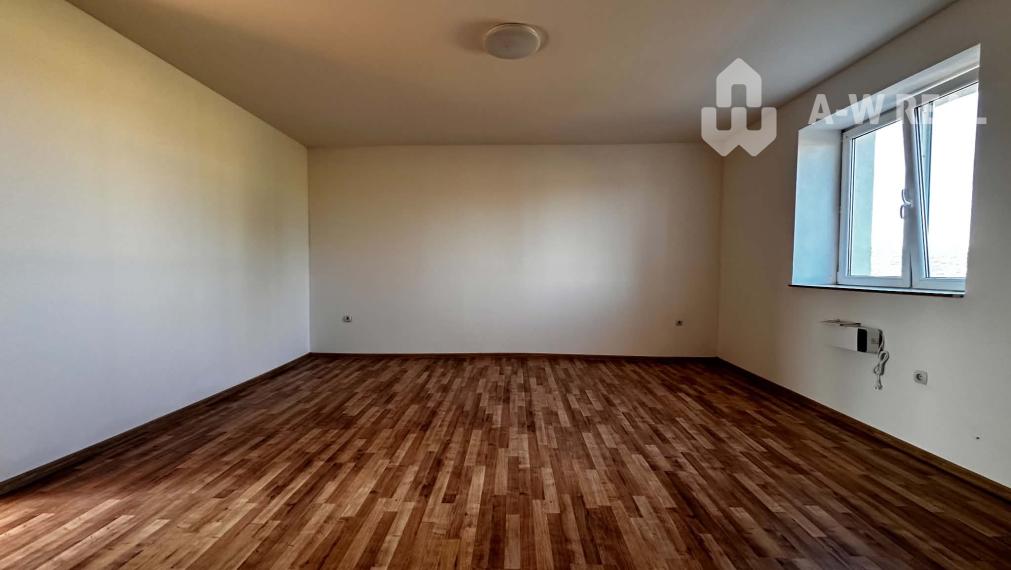 Na predaj 2-izb. byt v dvojdome (110 m²) v štandarde s krbom – Možnosť kúpy celého dvojdomu!   Zemianska Olča