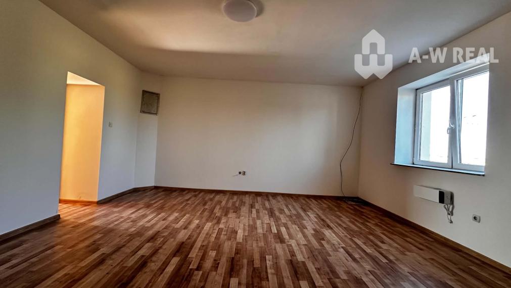 Na predaj 2-izb. byt v dvojdome (110 m²) v štandarde s krbom – Možnosť kúpy celého dvojdomu!   Zemianska Olča