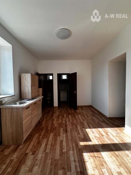 Na predaj 2-izb. byt v dvojdome (110 m²) v štandarde s krbom – Možnosť kúpy celého dvojdomu!   Zemianska Olča
