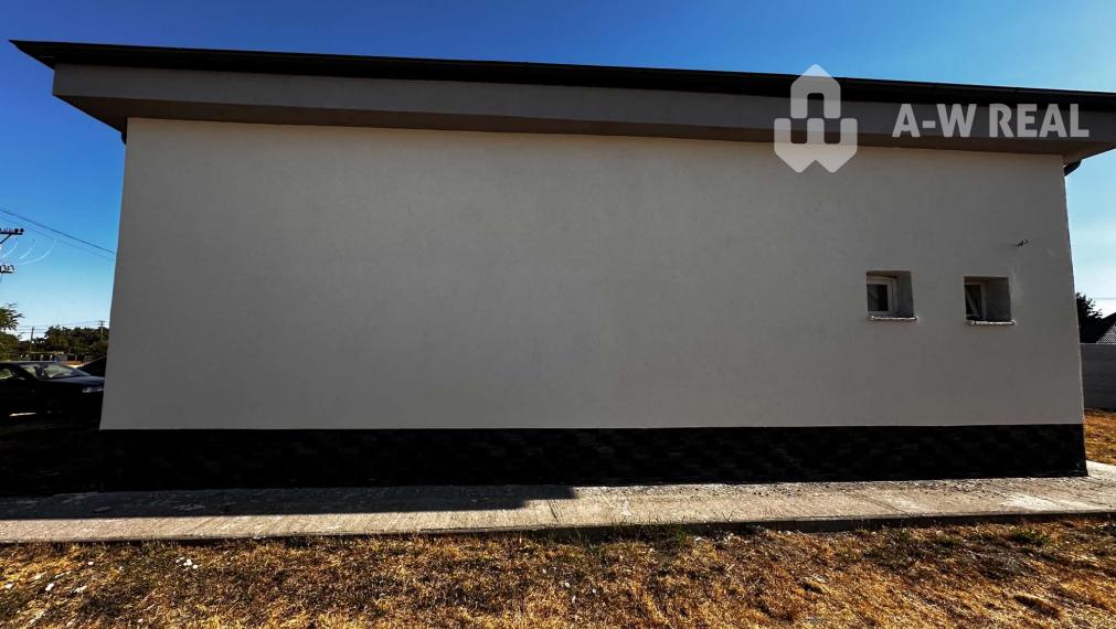 Na predaj 2-izb. byt v dvojdome (110 m²) v štandarde s krbom – Možnosť kúpy celého dvojdomu!   Zemianska Olča